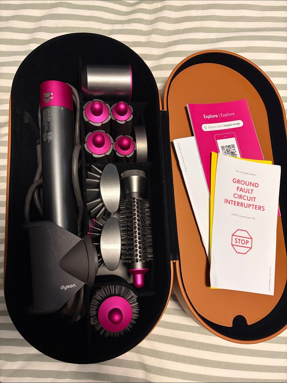 Dyson Airwrap Multi, Complete Styler Set, EUC - Picture 2 of 10
